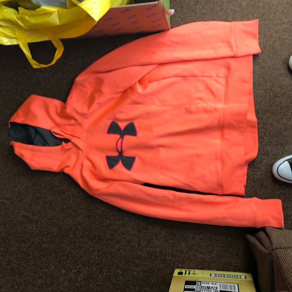 Under armour sweatshirt